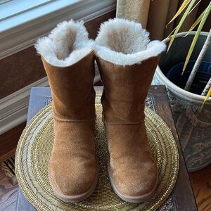 Koolaburra Tan Shearling Winter Boots